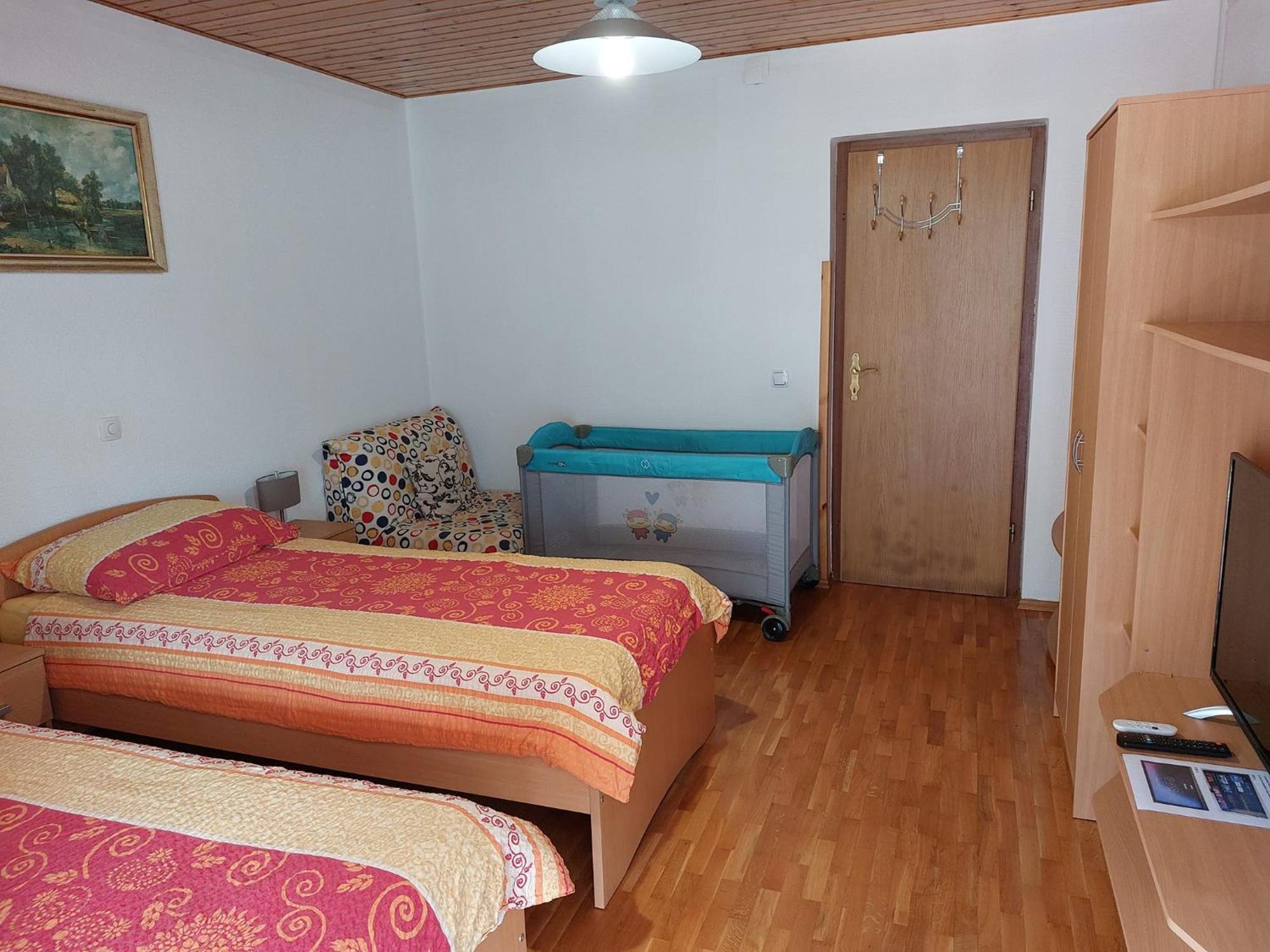 Apartments Denis Tolmin Bagian luar foto